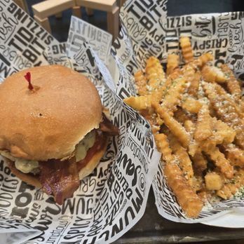 Eighty Twenty - Burgers Near Me - Orlando, Florida Eighty Twenty - Burgers Near Me - Orlando, Florida