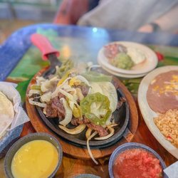 Los Tres Amigos - Beef fajitas