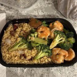 Shanghai Chinese Restaurant - Shrimp and broccoli with pork fried rice