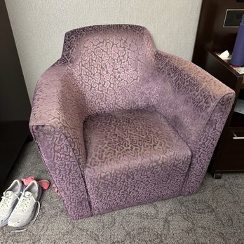 Club Quarters - Decorative chair in our room. - Hotels Near Me - London, XGL