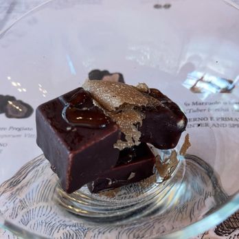 Savini Tartufi - Bonbons with truffle honey and truffle shavings - Palaia, PI Savini Tartufi - Bonbons with truffle honey and truffle shavings - Palaia, PI