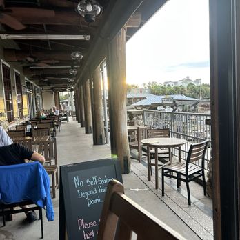 R J Gator'S - Outdoor patio seating - Seafood Near Me - The Villages, Florida