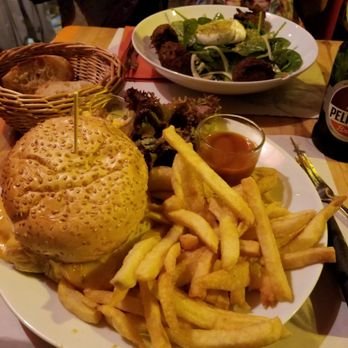 La Caravane - Cheeseburger - Bars Near Me - Paris, 75 La Caravane - Cheeseburger - Bars Near Me - Paris, 75