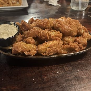 South Gate Brewing Company - Beer battered artichoke hearts - American Near Me - Oakhurst, California South Gate Brewing Company - Beer battered artichoke hearts - American Near Me - Oakhurst, California