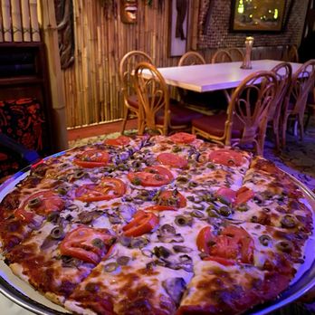 Lolas Pizza Palace - Pizza Near Me - Arlington Heights, Illinois Lolas Pizza Palace - Pizza Near Me - Arlington Heights, Illinois