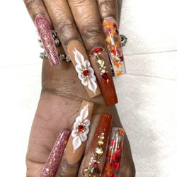 The World Nails Spa