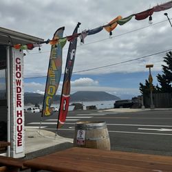 Shoreline Inn Bistro - Shoreline Inn Bistro outside seating view