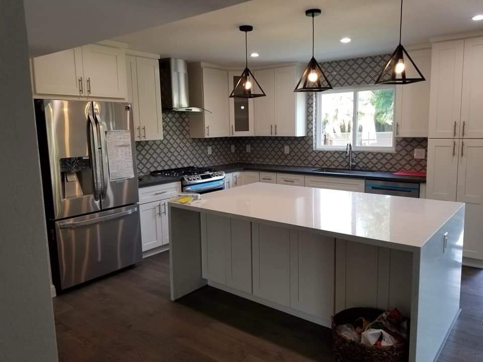 Slide of Deluxe Remodeling