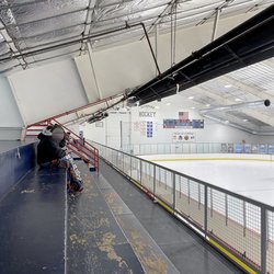 Center Ice of DuPage - Seating to watch league games