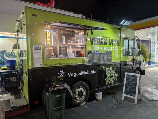 Vegan Mob - Vegan BBQ and Soul Food by null