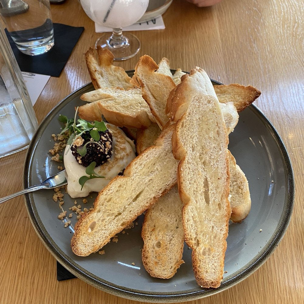 600 Kitchen & Bar - American Near Me - Kalamazoo, Michigan