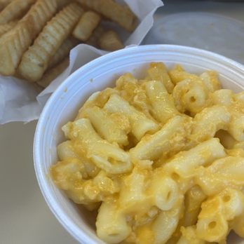 Moore’s Country Store - Macaroni and cheese and French fries - Convenience Stores Near Me - Lynchburg, Virginia