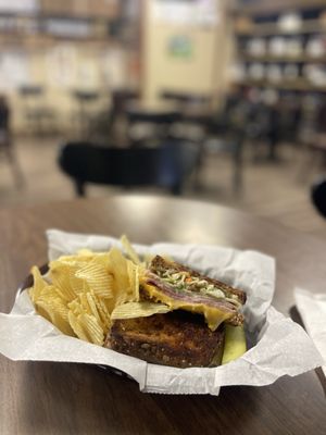 Diplomat Deli by null