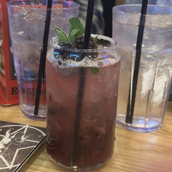 Rock & Brews - San Antonio - Mocktail - Beer Bar Near Me - San Antonio, Texas