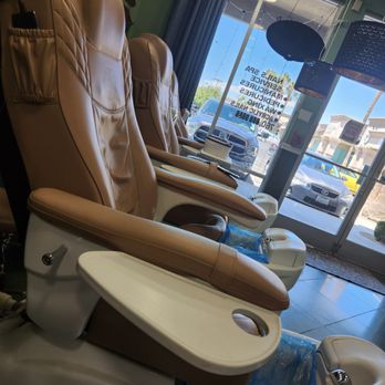 Mio Nail Spa 2 - Chairs for pedicures - Nail Salons Near Me - Hesperia, California Mio Nail Spa 2 - Chairs for pedicures - Nail Salons Near Me - Hesperia, California