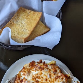 Giovanni's - Baked penne pasta lunch and ravioli lunch - Italian Near Me - Beaverton, Oregon