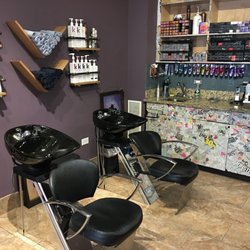 Streets of London Salon