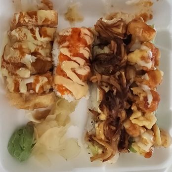 Sushimono - Four roles with two that are half the size of the others. Wow Roll Spicy Crispy Roll - Japanese Near Me - Fair Oaks, California