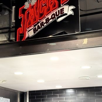 3rd Street Market Hall - Great BBQ - Food Court Near Me - Milwaukee, Wisconsin