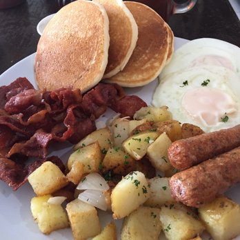 ZRV Breakfast & Coffee - English breakfast with bacon ordered crispy YUM! - Cafes Near Me - Angeles, PAM