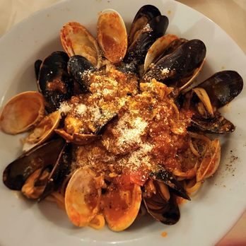 Ristorante Bonaroti - a plate of clams - Italian Near Me - Vienna, Virginia Ristorante Bonaroti - a plate of clams - Italian Near Me - Vienna, Virginia