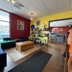 The Early Bird - Seating area