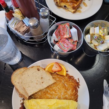 Sweet E's Cafe - MUST get stuffed french toast - Cafes Near Me - Honolulu, Hawaii Sweet E's Cafe - MUST get stuffed french toast - Cafes Near Me - Honolulu, Hawaii