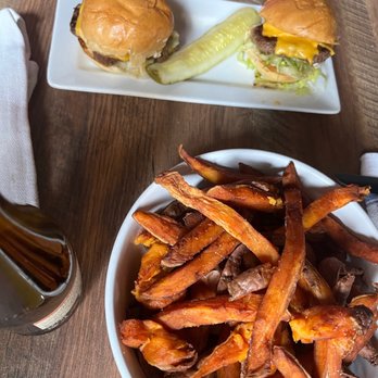 Burger Up - New American Near Me - Nashville, Tennessee