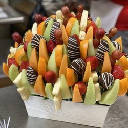 Edible Arrangements - Delicious and fresh made to order!