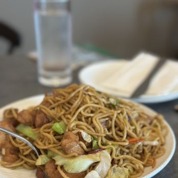 Prince Dumpling - Chicken Fried Noodles - Dim Sum Near Me - Rosemead, California