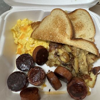 Pop's Diner Co. - Kabasa breakfast with homemade fries, eggs and toast - Diners Near Me - Virginia Beach, Virginia