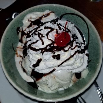 Linn's Restaurant - Hot Fudge Sundae - American Near Me - Cambria, California Linn's Restaurant - Hot Fudge Sundae - American Near Me - Cambria, California