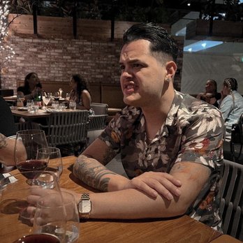 Herringbone Waikiki - Me being a gossip. great vibes in the main room. - Seafood Near Me - Honolulu, Hawaii Herringbone Waikiki - Me being a gossip. great vibes in the main room. - Seafood Near Me - Honolulu, Hawaii