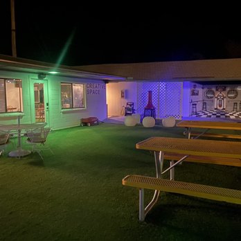 Aztec Motel and Gift Shop - Hotels Near Me - Seligman, Arizona Aztec Motel and Gift Shop - Hotels Near Me - Seligman, Arizona