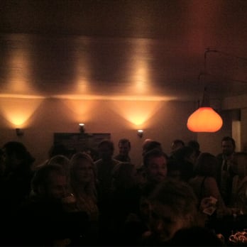 Riesen - Trangt, dunkelt og tilrøget. Hyggeligt og god stemming. - Bars Near Me - Copenhagen, 84 Riesen - Trangt, dunkelt og tilrøget. Hyggeligt og god stemming. - Bars Near Me - Copenhagen, 84