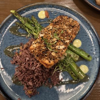 Delaney's Tavern - Almond Garlic Crusted Salmon - New American Near Me - Orlando, Florida