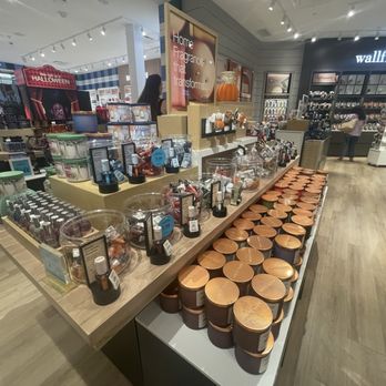 Bath & Body Works - Cosmetics & Beauty Supply Near Me - Pittsburgh, Pennsylvania Bath & Body Works - Cosmetics & Beauty Supply Near Me - Pittsburgh, Pennsylvania