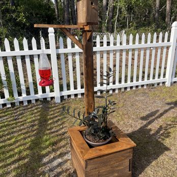 Josh Paugh Custom Creations - Planter/Birdhouse/Bird Feeder combo. - Party Equipment Rentals Near Me