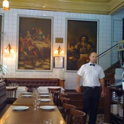 Chez Moss