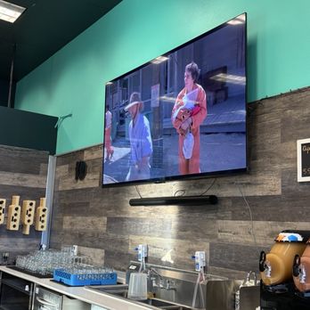 Six Byrd Cider - Cideries Near Me - Tempe, Arizona