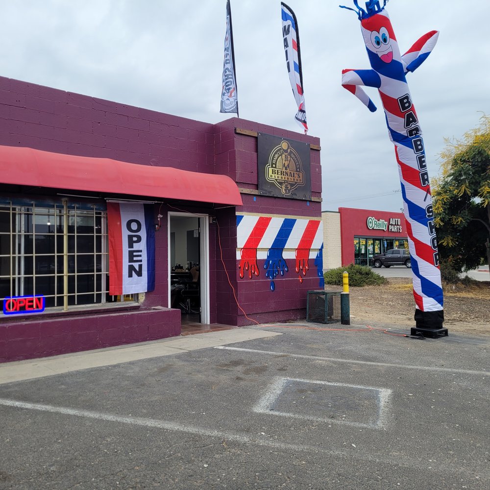 Bernal's Barbershop Logo
