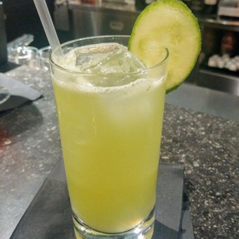 CitizenM Hotel - Eastside fizz, delicious! - Hotels Near Me - London, XGL