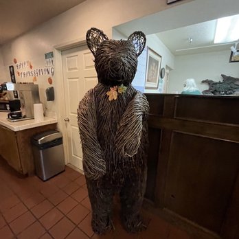 Yosemite Cedar Lodge - Front desk - Hotels Near Me - El Portal, California