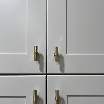 KZS Kitchen Cabinet & Stone - Misaligned door handles - Kitchen & Bath Near Me - Santa Clara, California KZS Kitchen Cabinet & Stone - Misaligned door handles - Kitchen & Bath Near Me - Santa Clara, California