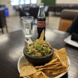 Abi's Restaurant - Chips and Guacamole