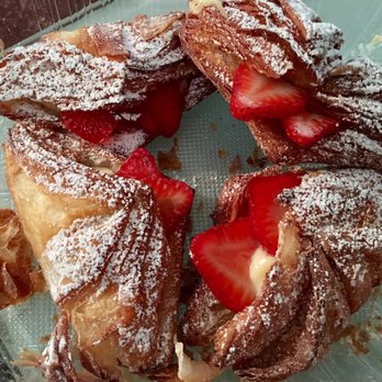 Cream Pan - Strawberry custard croissants tastes like heaven - Bakeries Near Me - Tustin, California Cream Pan - Strawberry custard croissants tastes like heaven - Bakeries Near Me - Tustin, California