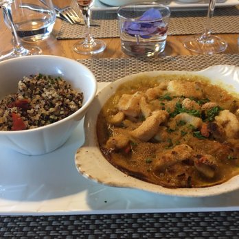 Bistrot de la Mer - Noix de pétoncles, poisson, moules et petits légumes au curry avec Quinoa - Bistros Near Me - Penerf, 56