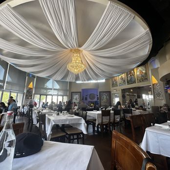 Noon O Kabab - Interior fine dining - Persian/Iranian Near Me - Chicago, Illinois