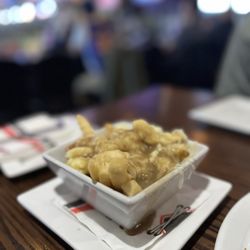 The Canadian Brewhouse & Grill - Classic poutine