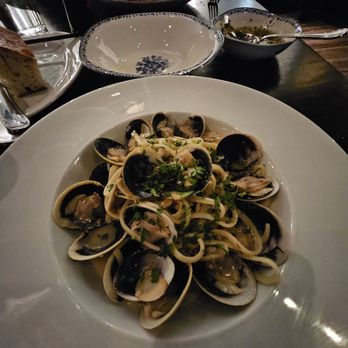 Al Solito Posto - Linguine and clams - Italian Near Me - Las Vegas, Nevada Al Solito Posto - Linguine and clams - Italian Near Me - Las Vegas, Nevada